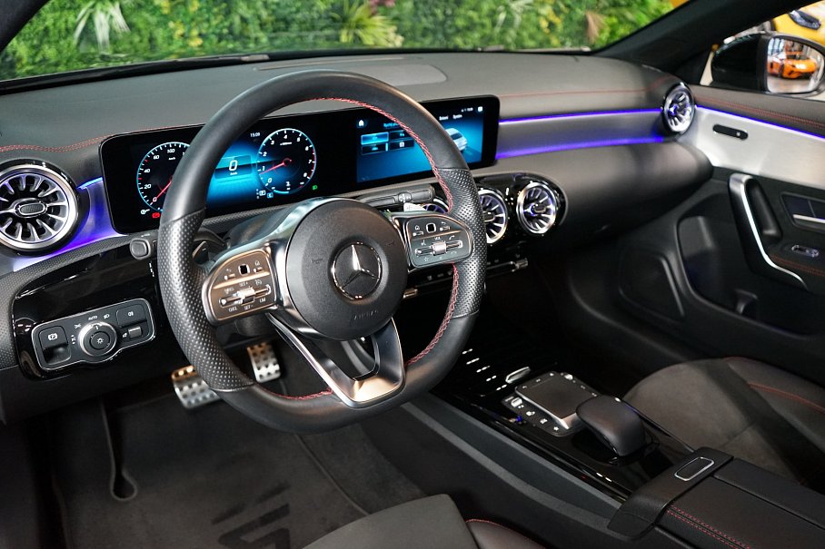 Mercedes-Benz CLA 180