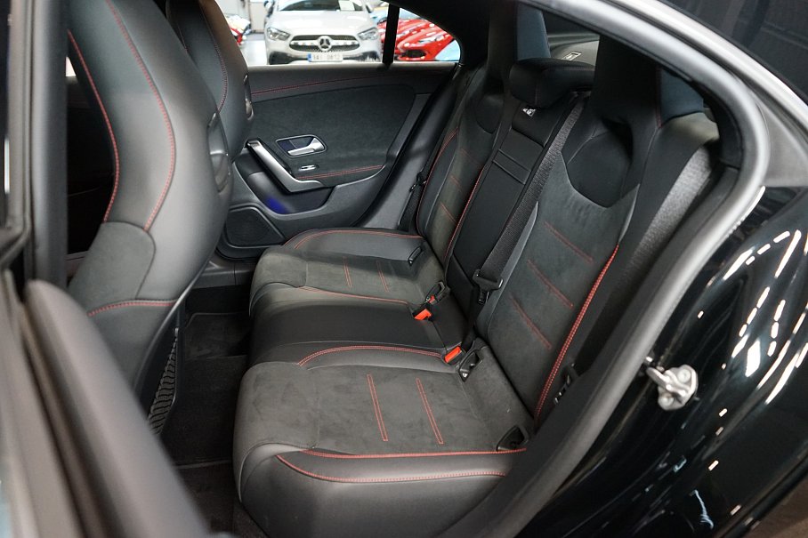 Mercedes-Benz CLA 180