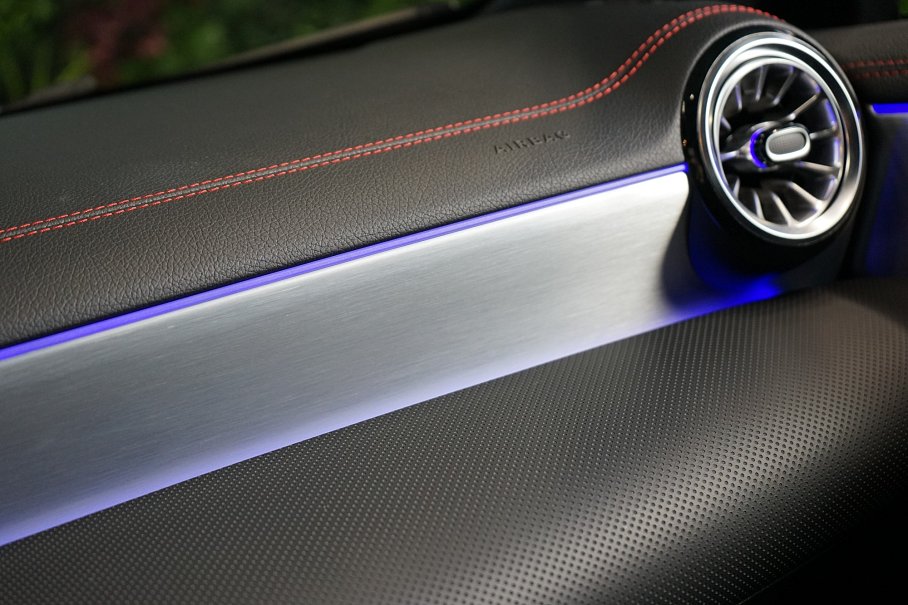 Mercedes-Benz CLA 180