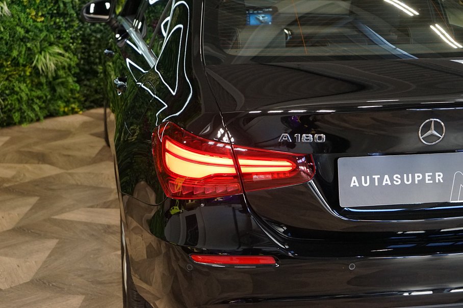 Mercedes-Benz Třída A 180