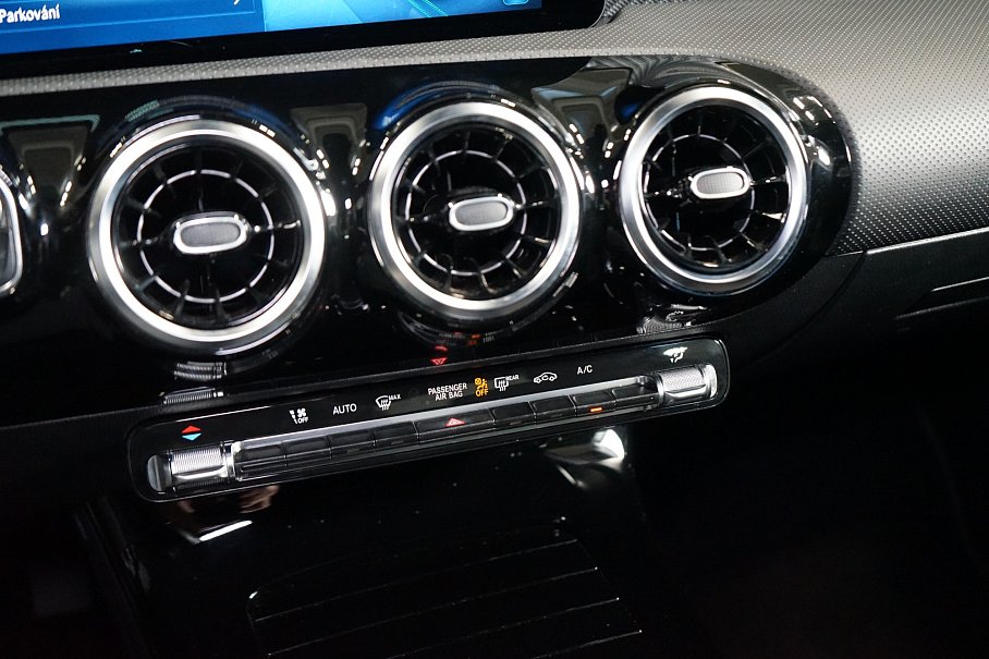 Mercedes-Benz Třída A 180