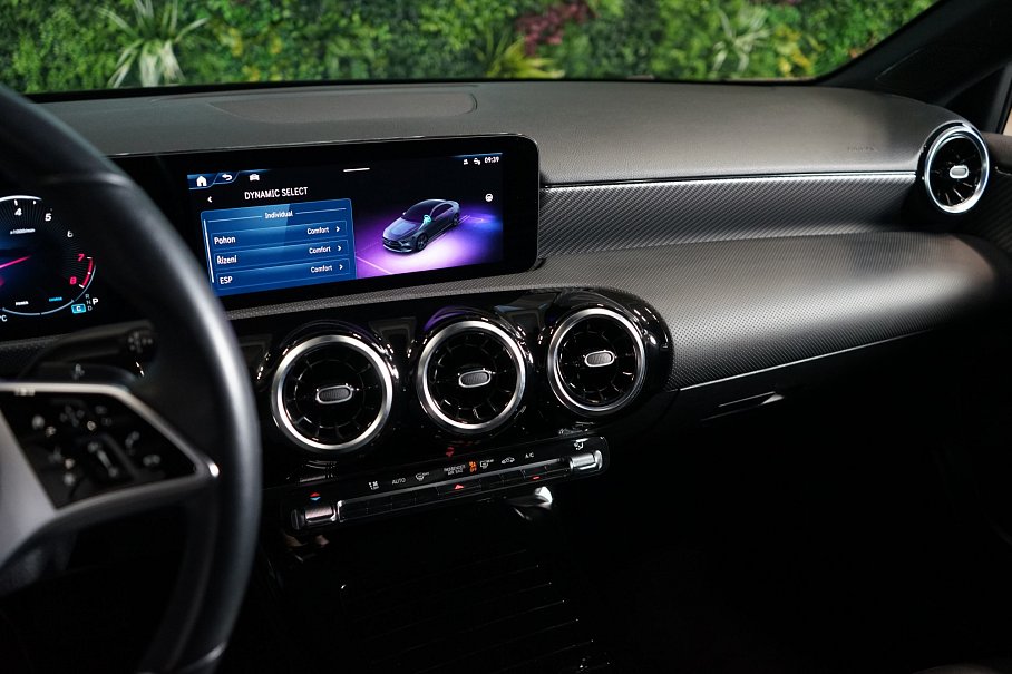 Mercedes-Benz Třída A 180