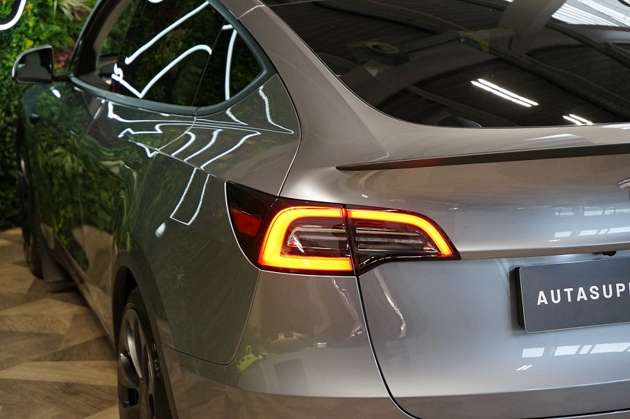 Tesla Model Y Dual Motor Performance