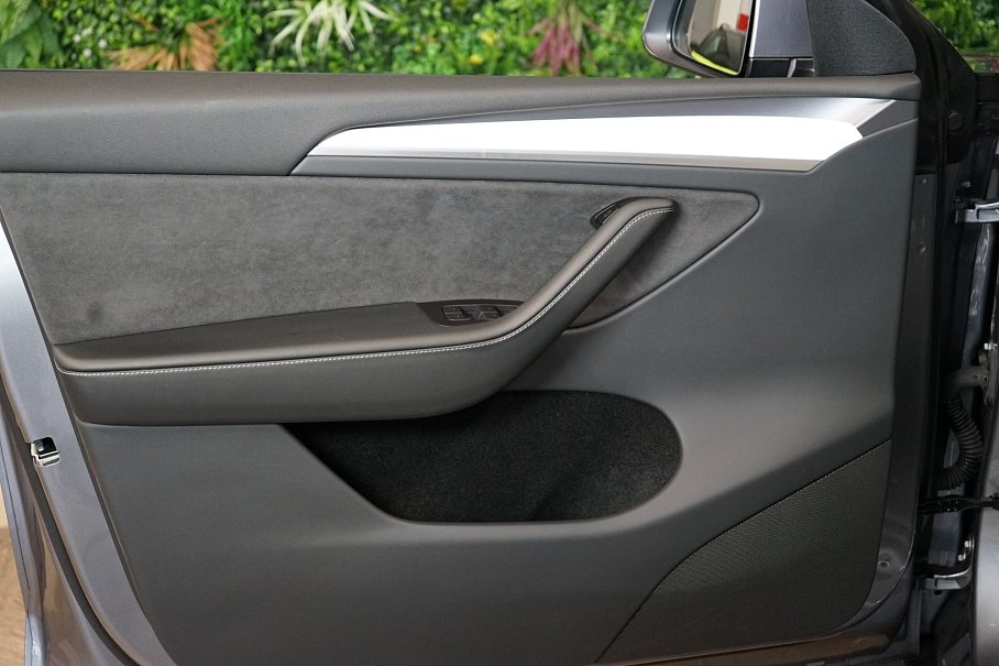 Tesla Model Y Dual Motor Performance