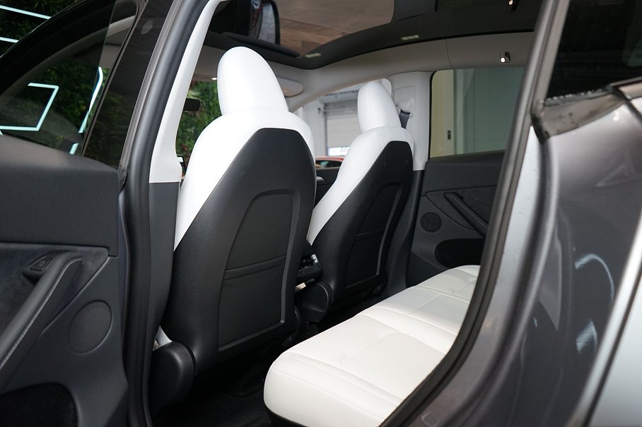 Tesla Model Y Dual Motor Performance