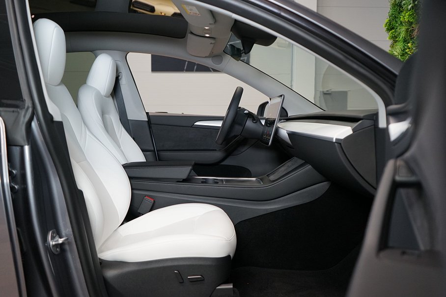 Tesla Model Y Dual Motor Performance