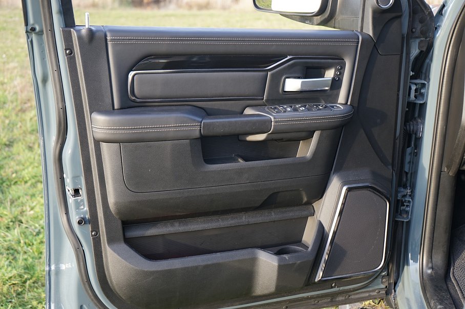 Dodge RAM 2500 Heavy Duty 6.4L HEMI