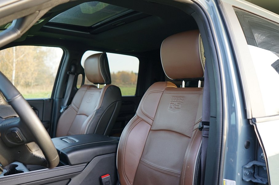 Dodge RAM 2500 Heavy Duty 6.4L HEMI