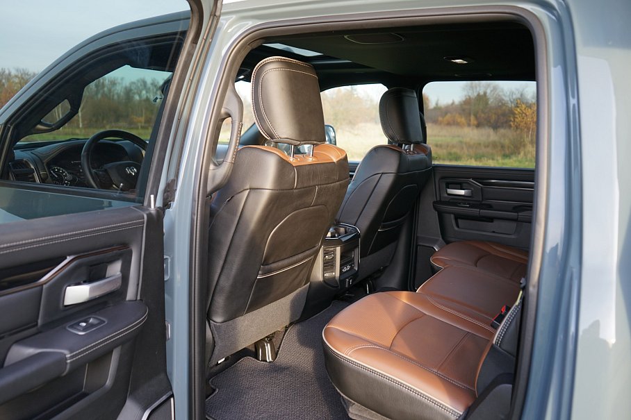 Dodge RAM 2500 Heavy Duty 6.4L HEMI