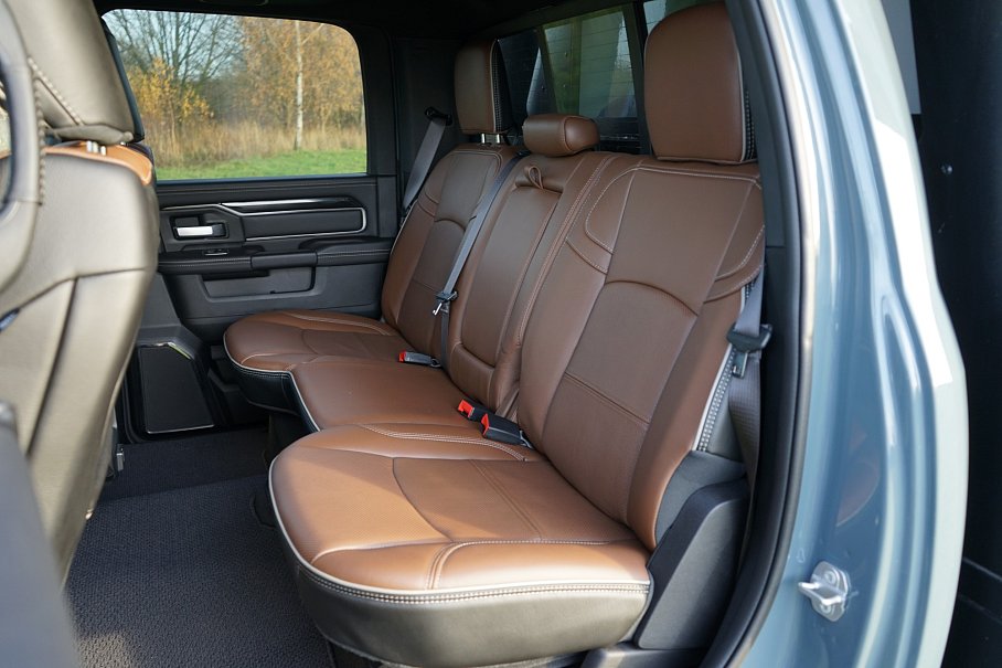 Dodge RAM 2500 Heavy Duty 6.4L HEMI