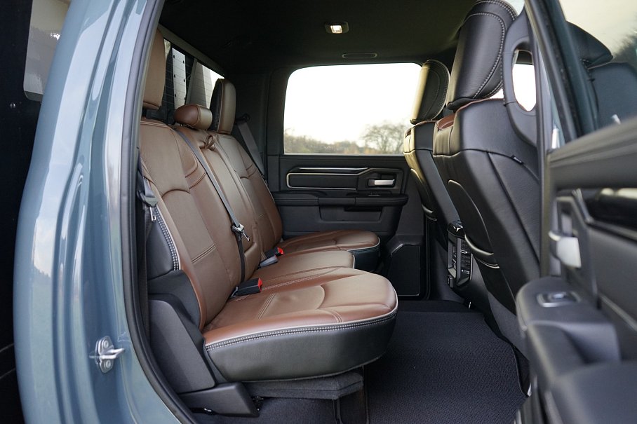 Dodge RAM 2500 Heavy Duty 6.4L HEMI