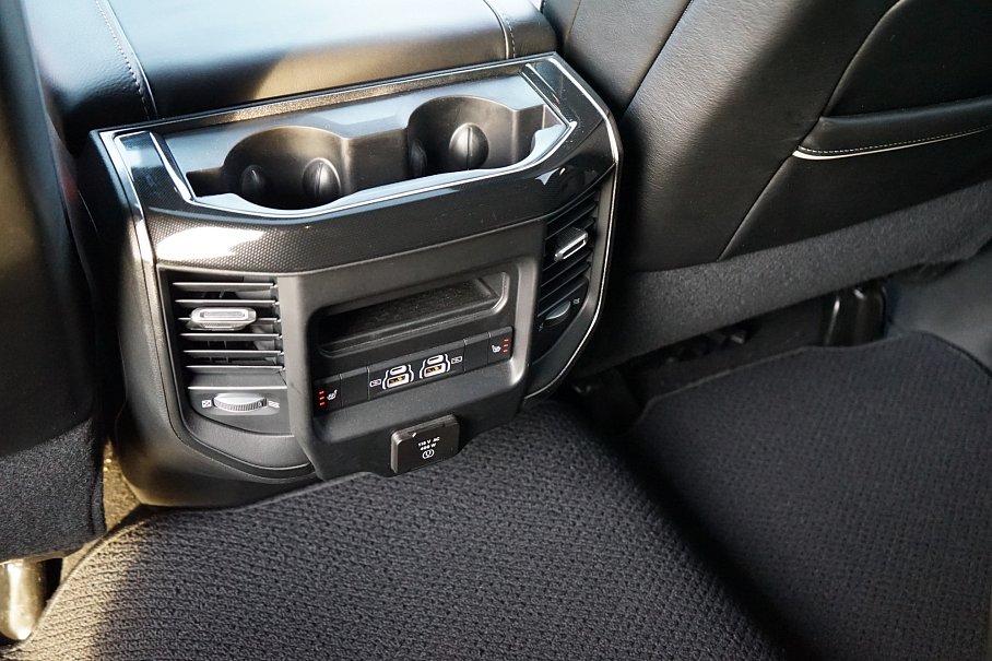 Dodge RAM 2500 Heavy Duty 6.4L HEMI