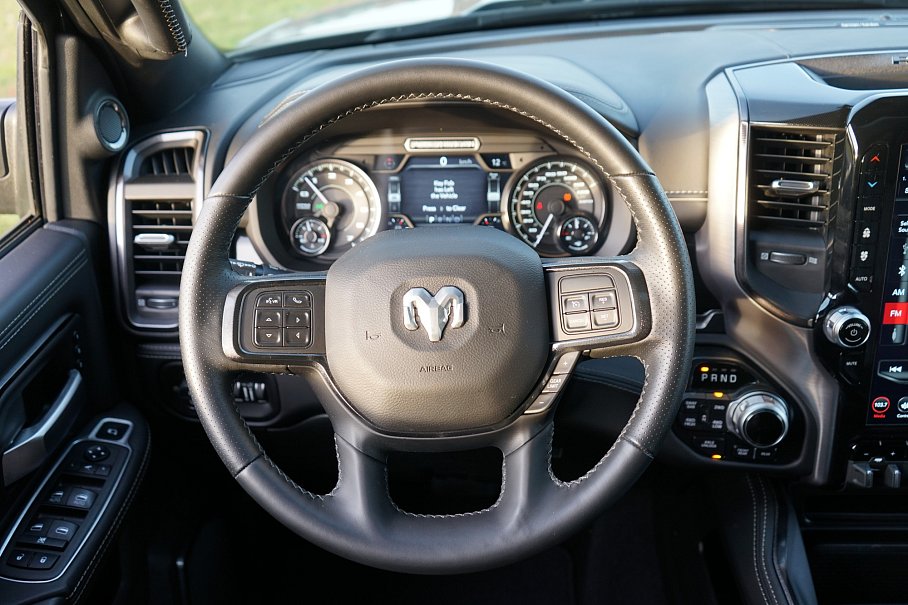 Dodge RAM 2500 Heavy Duty 6.4L HEMI