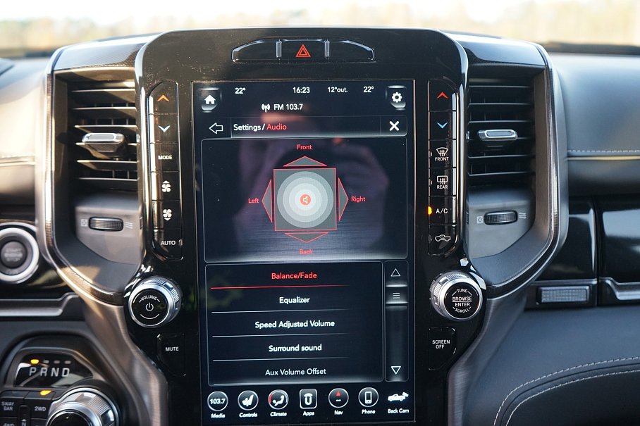 Dodge RAM 2500 Heavy Duty 6.4L HEMI