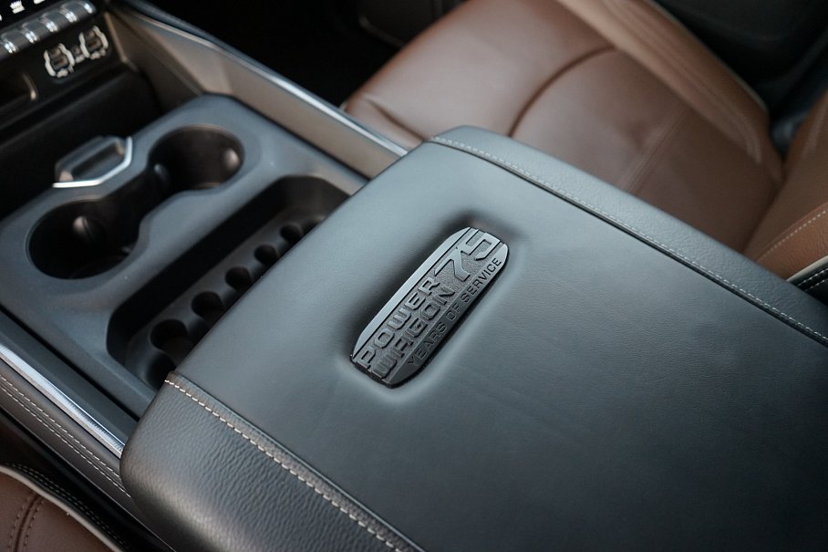 Dodge RAM 2500 Heavy Duty 6.4L HEMI