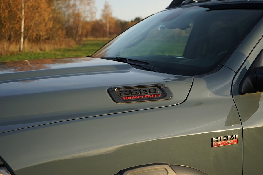 Dodge RAM 2500 Heavy Duty 6.4L HEMI