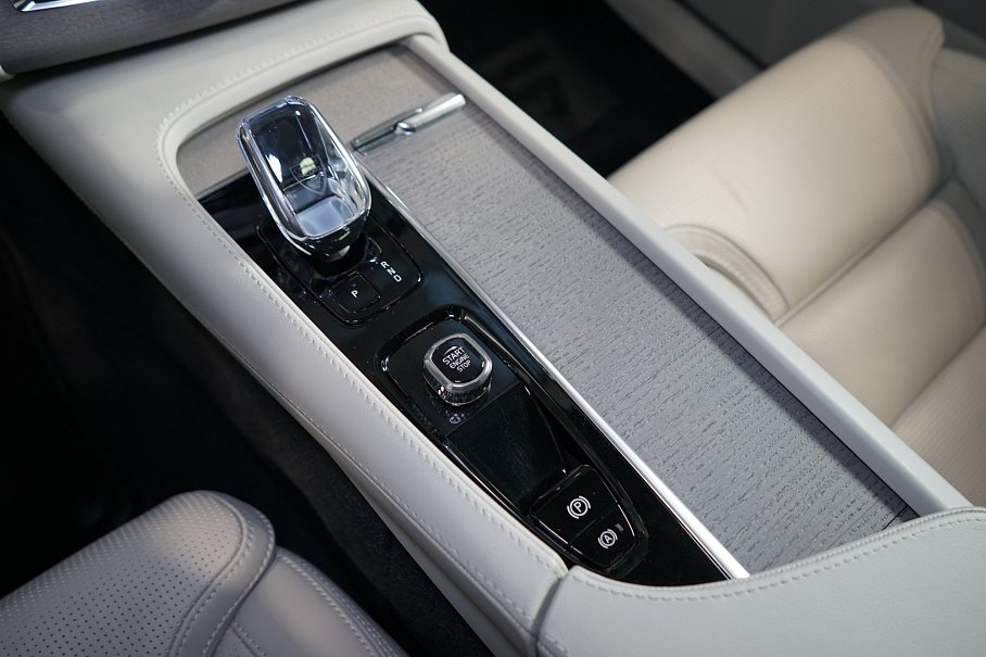 Volvo XC90 T8 AWD Recharge