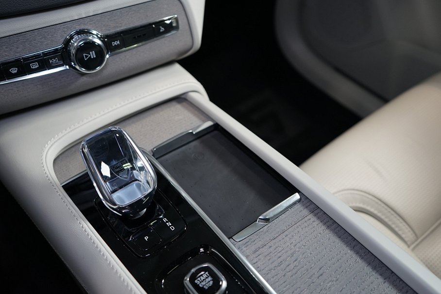 Volvo XC90 T8 AWD Recharge