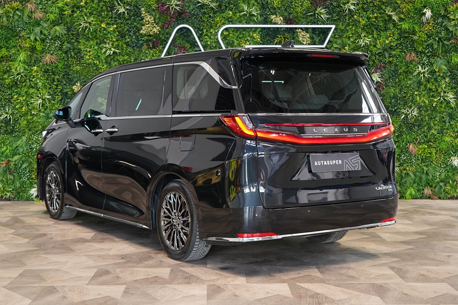 Lexus LM 350h  Luxury