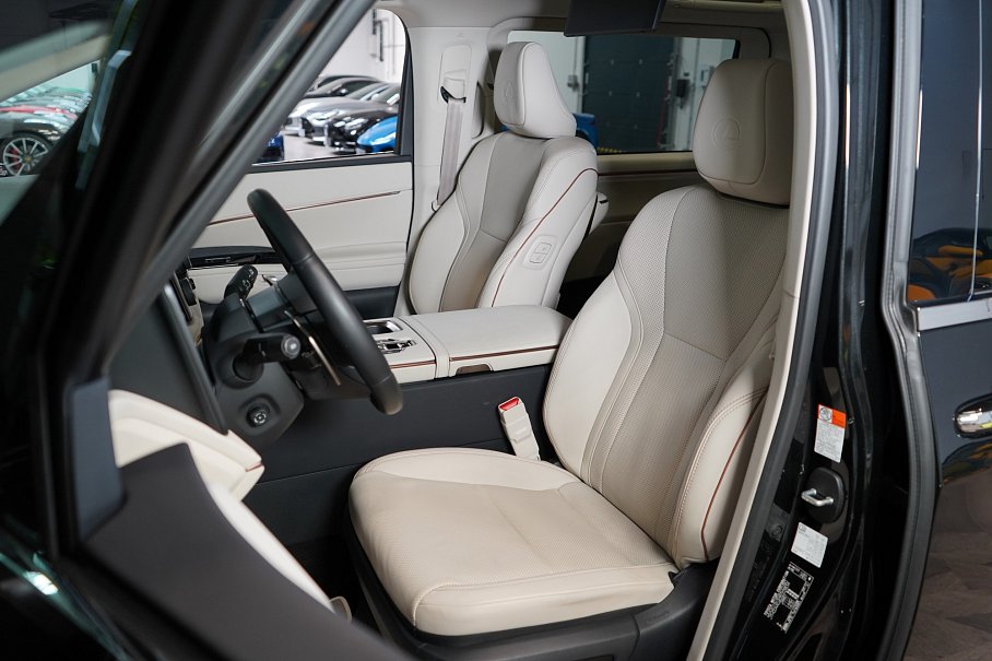 Lexus LM 350h  Luxury