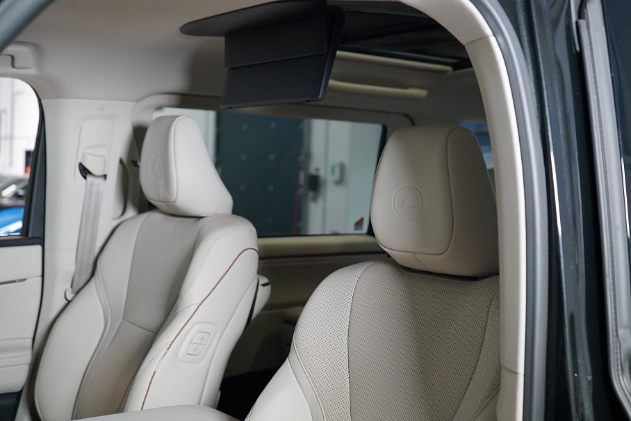 Lexus LM 350h  Luxury