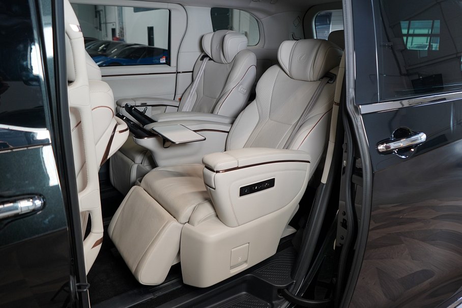 Lexus LM 350h  Luxury