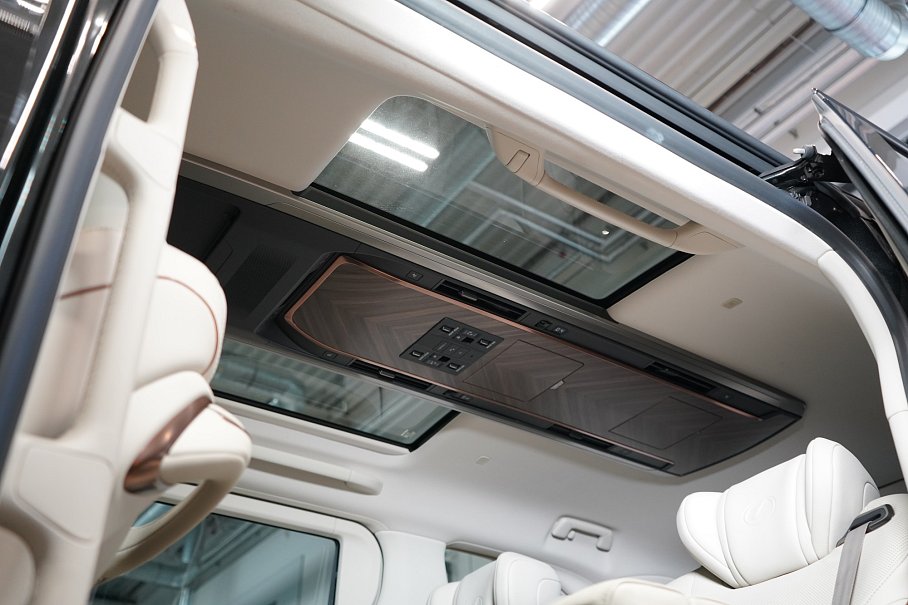 Lexus LM 350h  Luxury