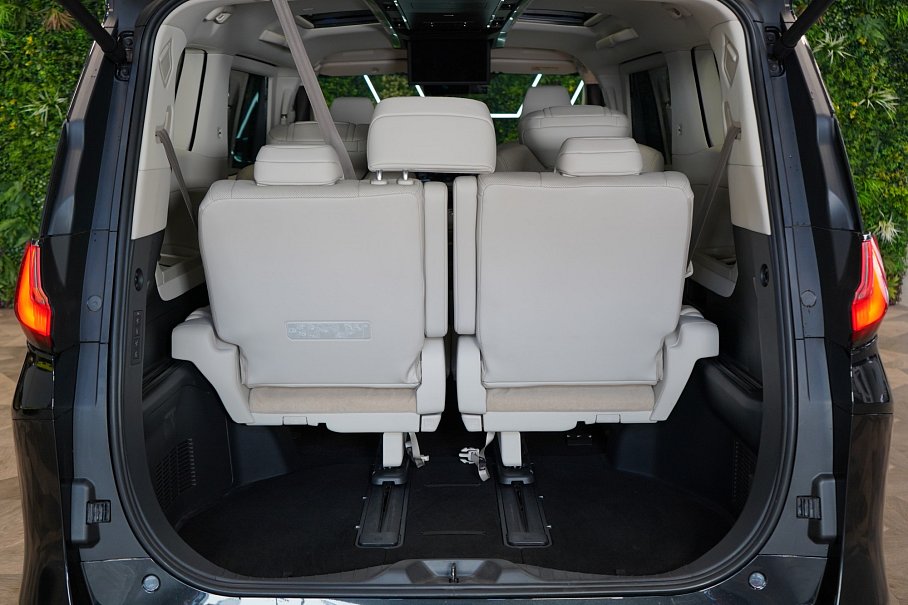 Lexus LM 350h  Luxury