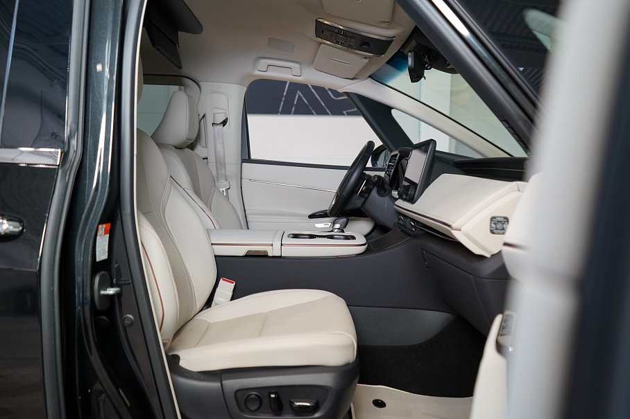 Lexus LM 350h  Luxury