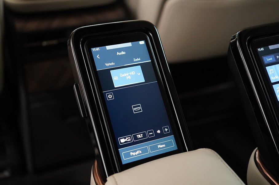 Lexus LM 350h  Luxury