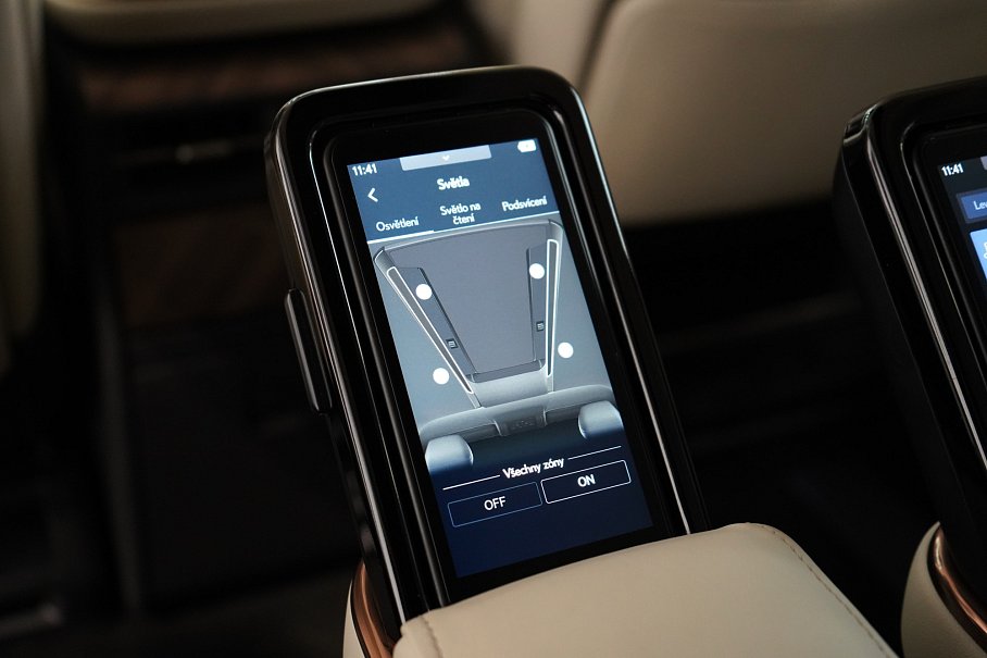 Lexus LM 350h  Luxury