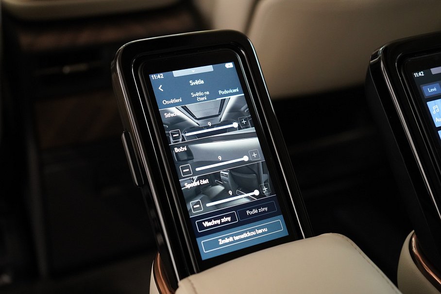 Lexus LM 350h  Luxury