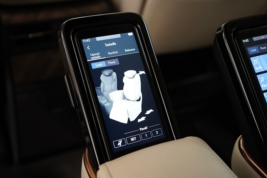 Lexus LM 350h  Luxury