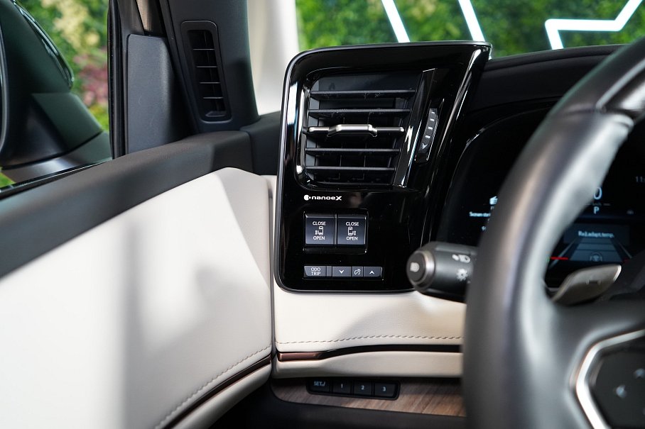 Lexus LM 350h  Luxury