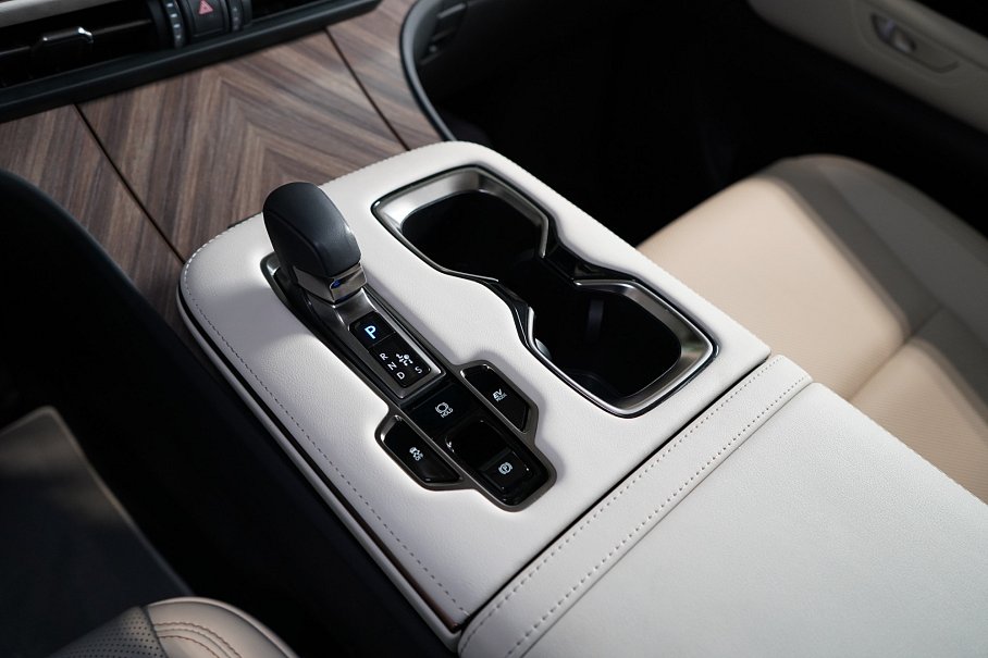 Lexus LM 350h  Luxury