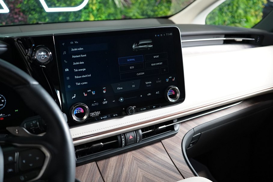 Lexus LM 350h  Luxury