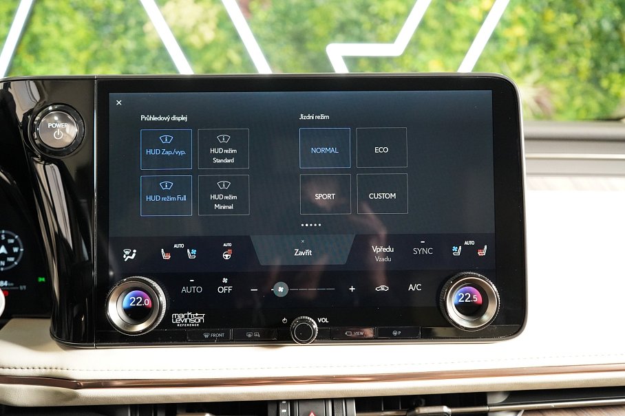 Lexus LM 350h  Luxury