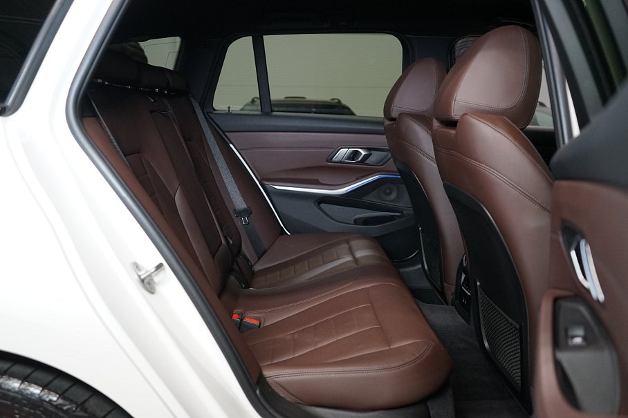 BMW Řada 3 320d xDrive Touring