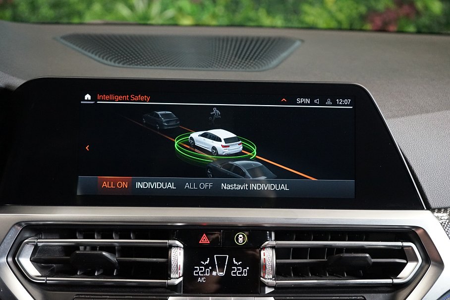 BMW Řada 3 320d xDrive Touring