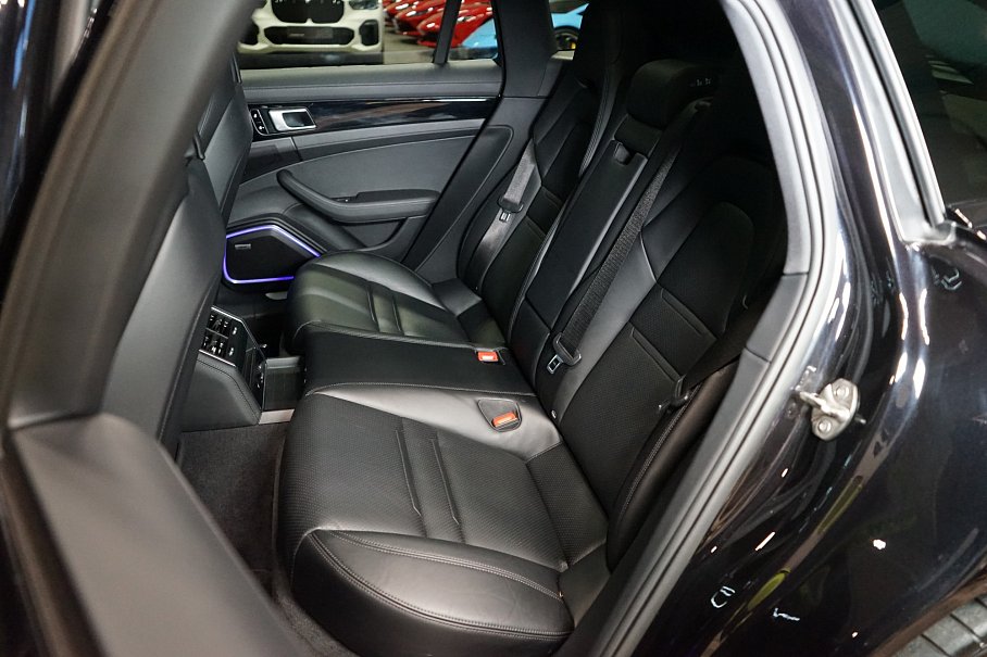 Porsche Panamera 4 E-Hybrid