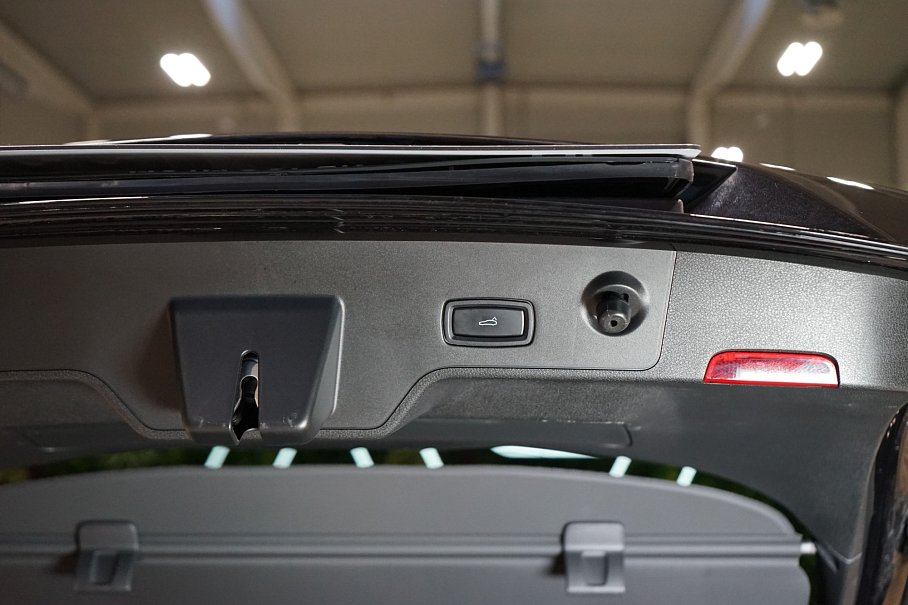 Porsche Panamera 4 E-Hybrid