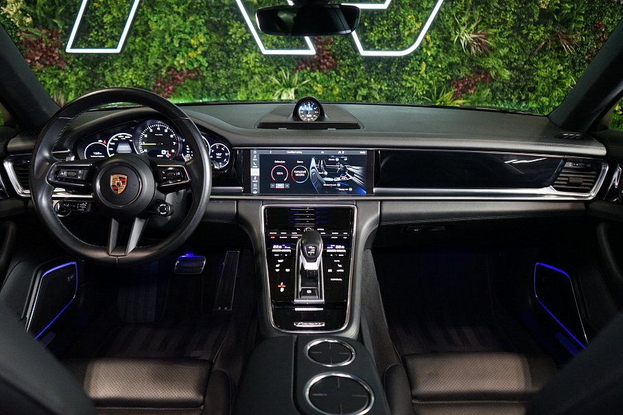 Porsche Panamera 4 E-Hybrid