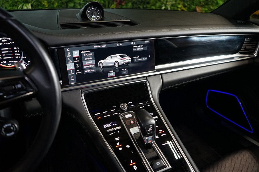 Porsche Panamera 4 E-Hybrid