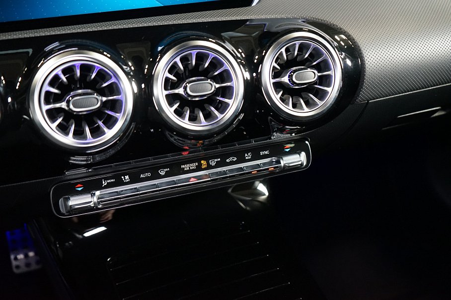 Mercedes-Benz CLA 200d