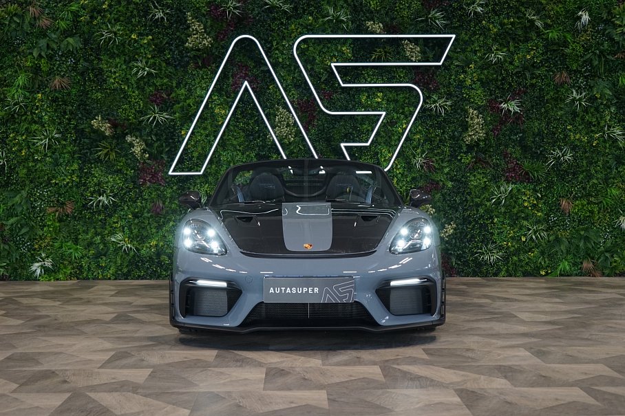 Porsche 718 Spyder RS Weissach