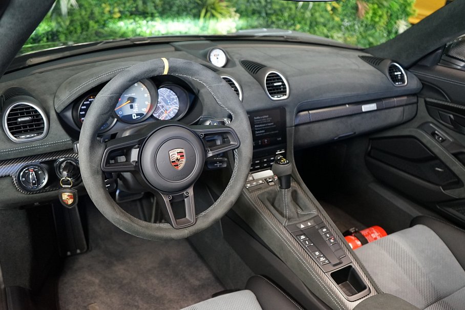 Porsche 718 Spyder RS Weissach