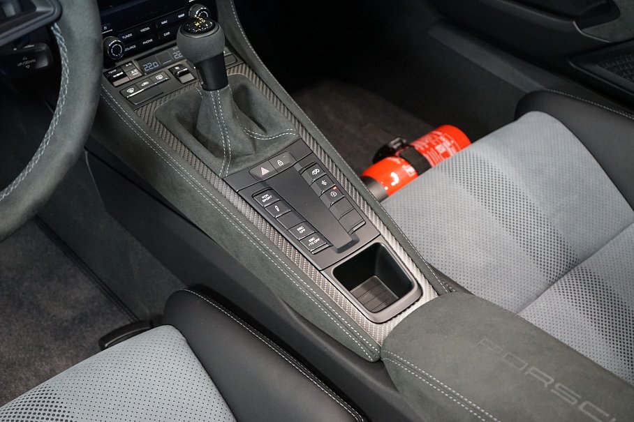 Porsche 718 Spyder RS Weissach