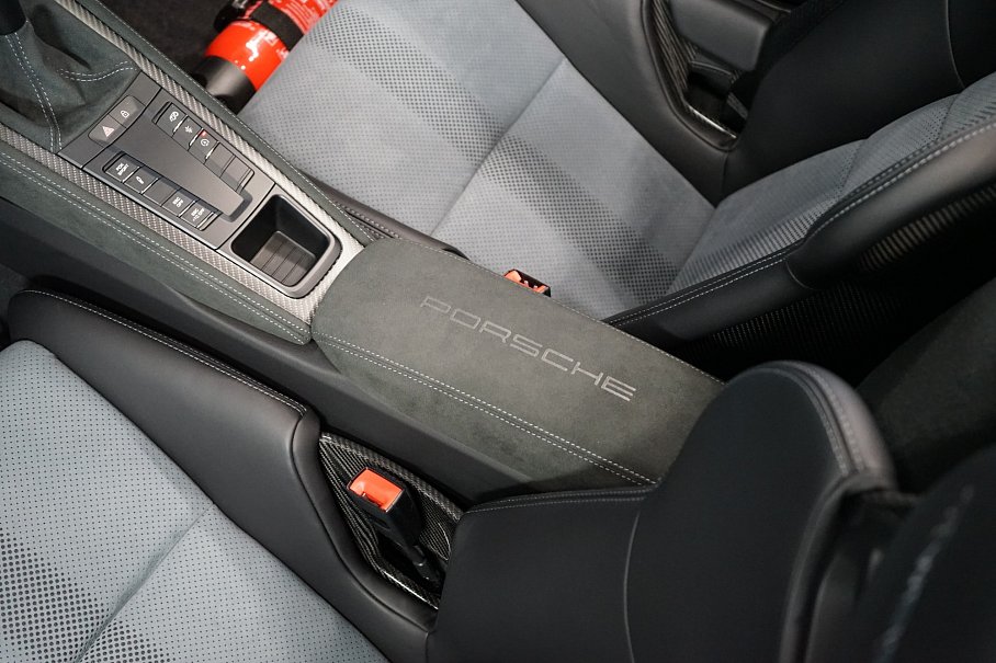 Porsche 718 Spyder RS Weissach