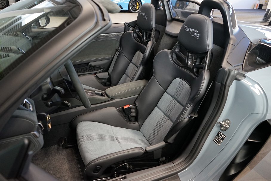 Porsche 718 Spyder RS Weissach