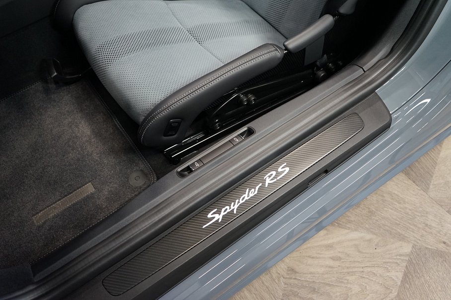 Porsche 718 Spyder RS Weissach